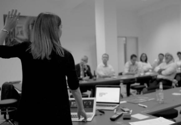 Prozessoptimierung: Übersichtliches Workflow-Dashboard mit reduzierten Arbeitsschritten
